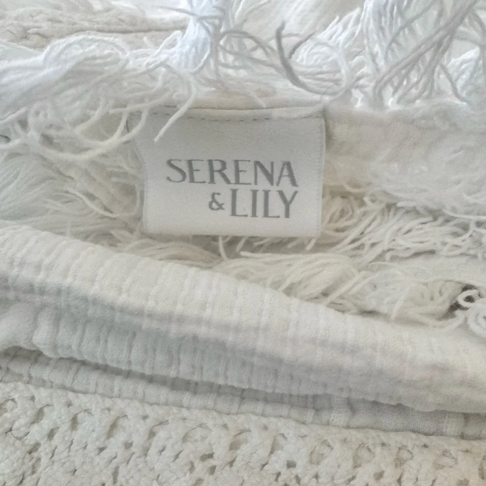 Serena & Lily Maya White Cotton Fringe Queen Coverlet Quilt Throw‎